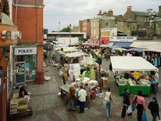 Dalston Kingsland (C) Mike Seaborne, 2005